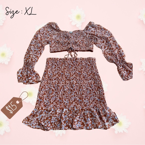 Beautiful 2-piece floral set 💕 - Picture 1 of 3
